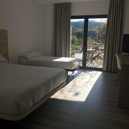 Hostal La Guineu فيلادراو المظهر الخارجي الصورة