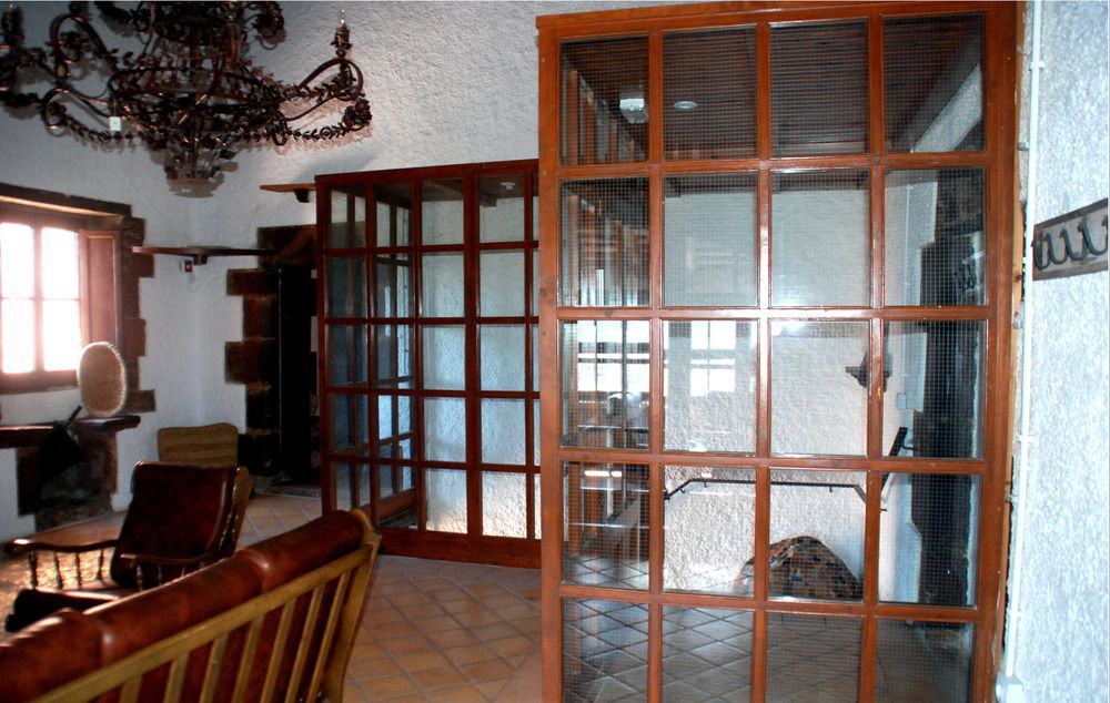Hostal La Guineu فيلادراو المظهر الخارجي الصورة