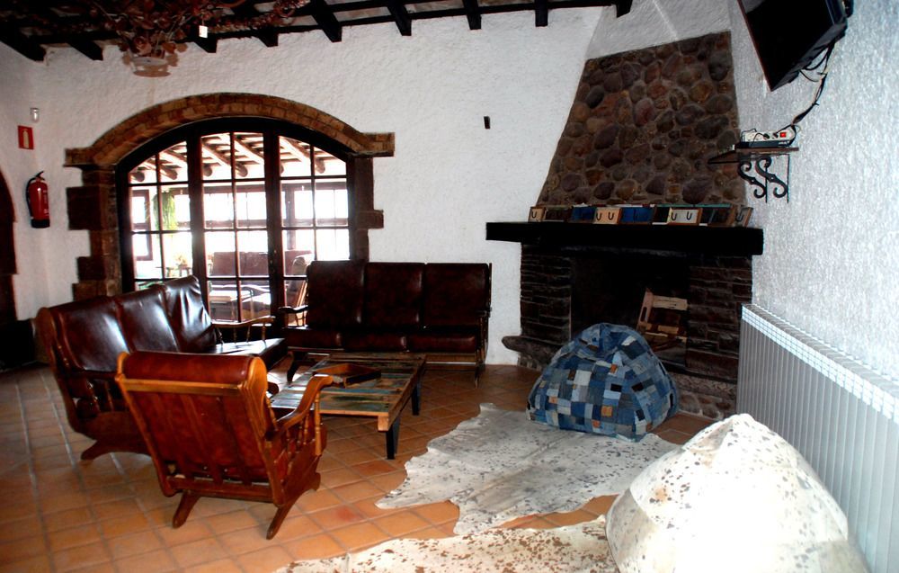 Hostal La Guineu فيلادراو المظهر الخارجي الصورة