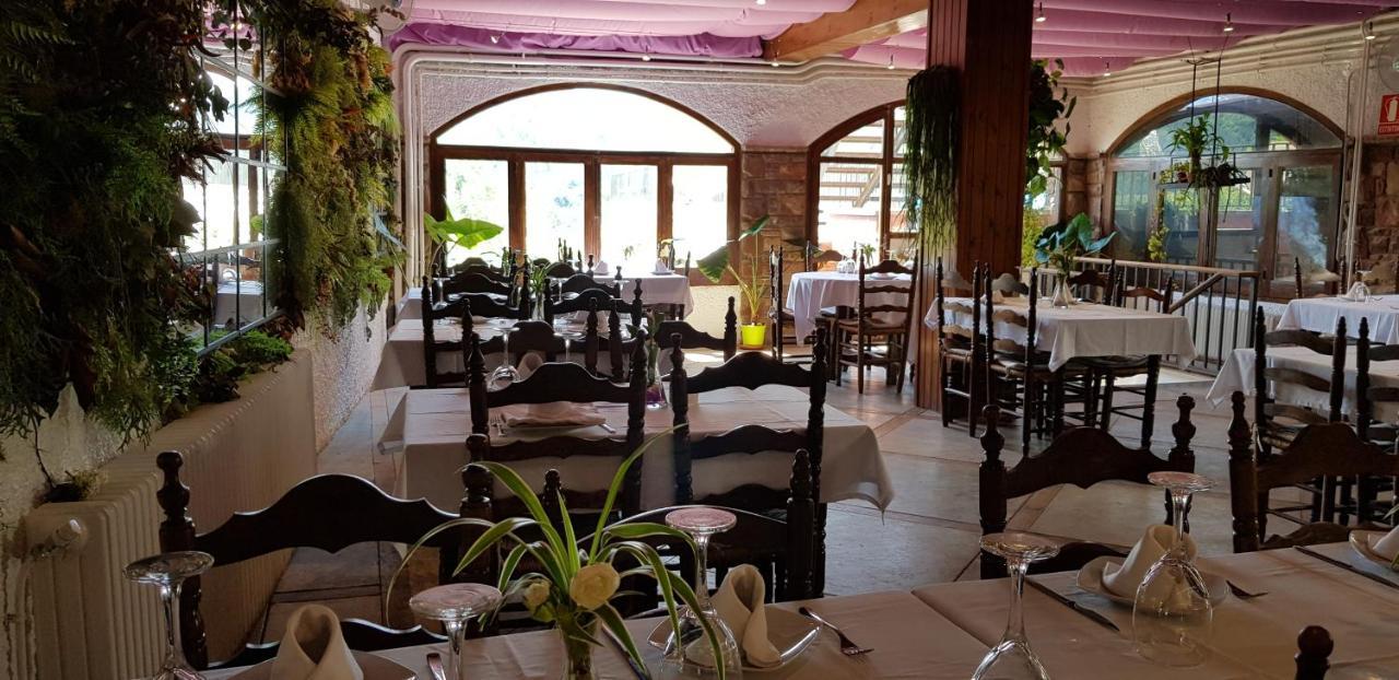 Hostal La Guineu فيلادراو المظهر الخارجي الصورة